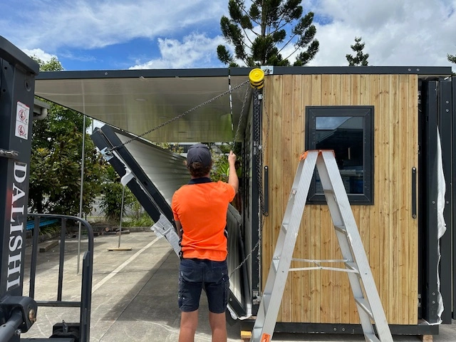 20ft Container Home - Setuping up